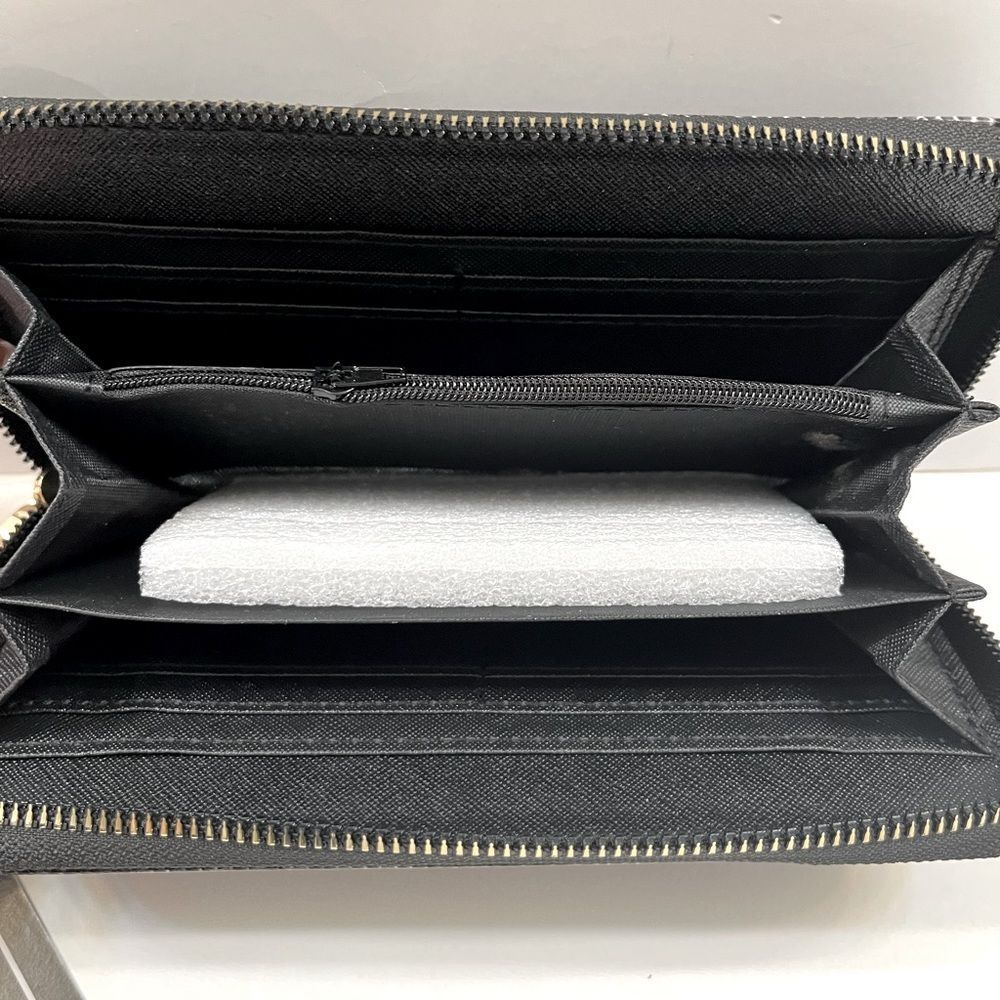 Wallet Snakeskin Print / Animal Python Zip Around / White/Black/Gray- NWT - Picture 5 of 6